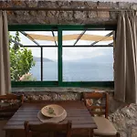 Agrilia Koromili Retreat * Paralia Livadostratas