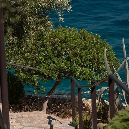 Agrilia Koromili Retreat * Paralia Livadostratas